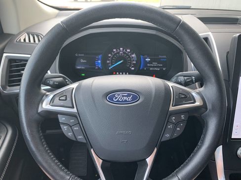 Used 2024 Ford Edge Titanium image 18