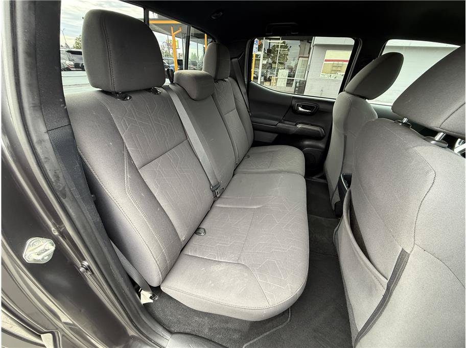 Used 2017 Toyota Tacoma TRD Off-Road w/ Tow Package RWD image 23