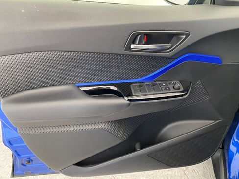 Used 2020 Toyota C-HR XLE image 12