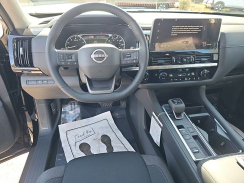 New 2026 Nissan Pathfinder Platinum FWD image 21