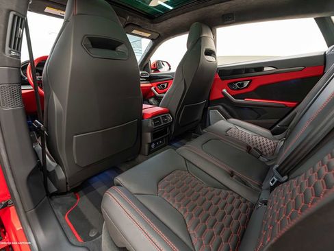 Used 2022 Lamborghini Urus AWD/4WD image 37