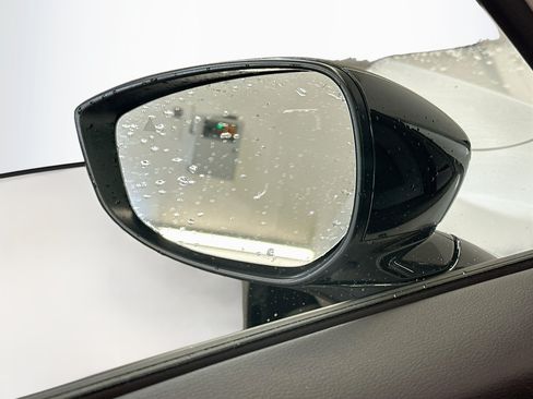 Used 2025 MAZDA CX-50 AWD 2.5 Hybrid w/ Premium Pkg image 16