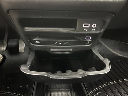 Used 2020 Chrysler Pacifica Touring-L Plus w/ S Appearance Package FWD image 32