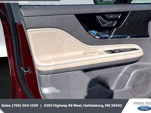 Used 2021 Lincoln Corsair FWD w/ Premium Package image 17