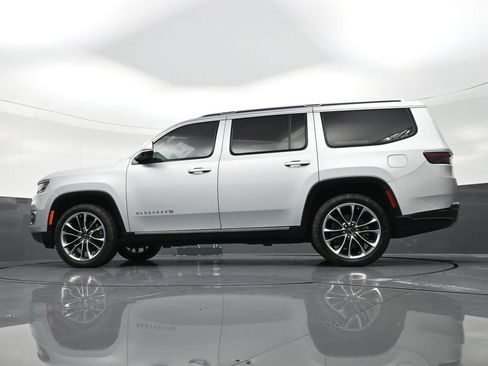 Used 2022 Jeep Wagoneer Series III w/ Premium Group I image 25