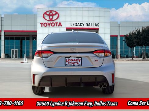 Used 2026 Toyota Corolla SE FWD image 8