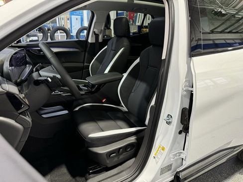 New 2025 Buick Envision Sport Touring image 28