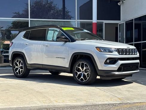 Used 2025 Jeep Compass Limited AWD/4WD image 32