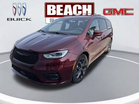 Used 2022 Chrysler Pacifica Limited w/ S Appearance Package FWD image 6