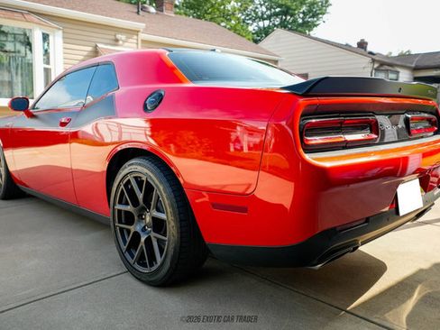 Used 2017 Dodge Challenger R/T w/ Quick Order Package 22P T/A RWD image 6