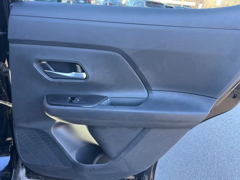 New 2026 Nissan Kicks SR w/ Cold Weather Package image 37