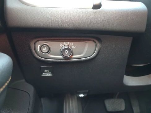 Used 2018 GMC Terrain SLE FWD image 22