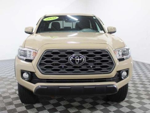Certified 2020 Toyota Tacoma TRD Off-Road AWD/4WD image 8