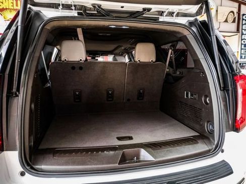 Used 2022 GMC Yukon XL SLT w/ SLT Premium Package image 49