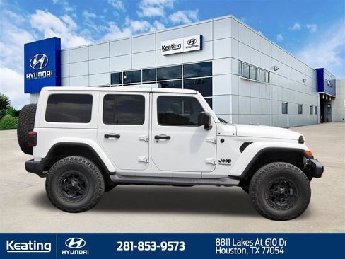 Used 2020 Jeep Wrangler Unlimited Sahara AWD/4WD image 4