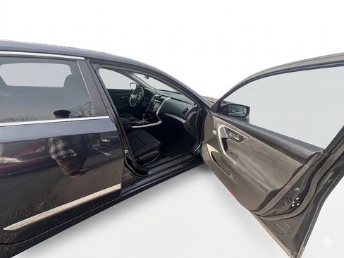 Used 2015 Nissan Altima 2.5 S w/ Sport Value Package image 9