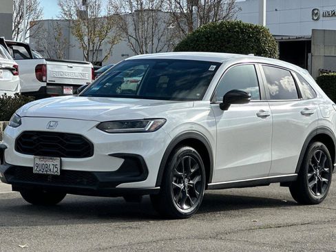 Used 2025 Honda HR-V Sport image 8