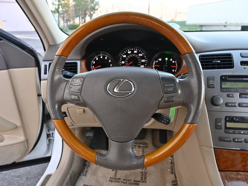 Used 2005 Lexus ES 330 image 16