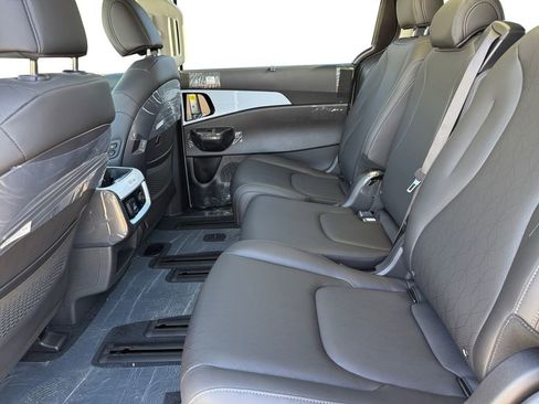 New 2026 Kia Carnival SX w/ SX Dark Edition Package FWD image 15