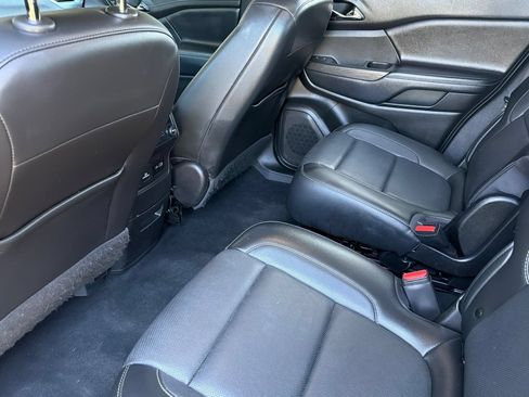 Used 2020 GMC Acadia SLT AWD/4WD image 14