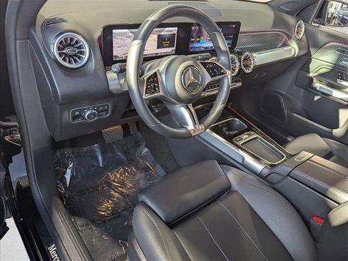 Used 2025 Mercedes-Benz GLB 250 image 8