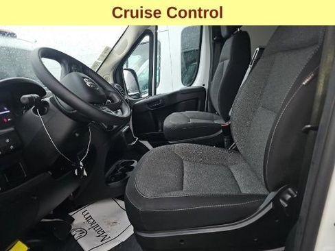 Used 2025 RAM ProMaster 2500 w/ Convenience Group FWD image 10