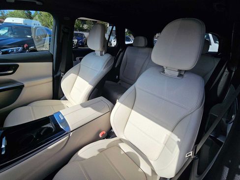 Used 2026 Mercedes-Benz GLC 300 4MATIC image 22