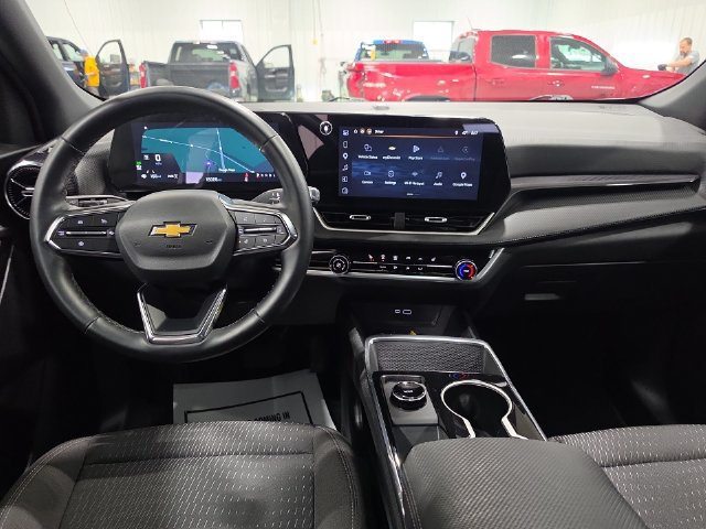 Used 2026 Chevrolet Equinox LT AWD/4WD image 9