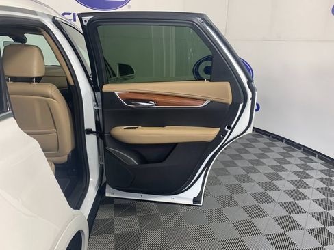 Used 2019 Cadillac XT5 Platinum AWD/4WD image 36