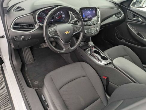 Used 2024 Chevrolet Malibu LT FWD image 2