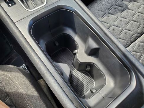 Certified 2025 Nissan Kicks SV FWD image 20