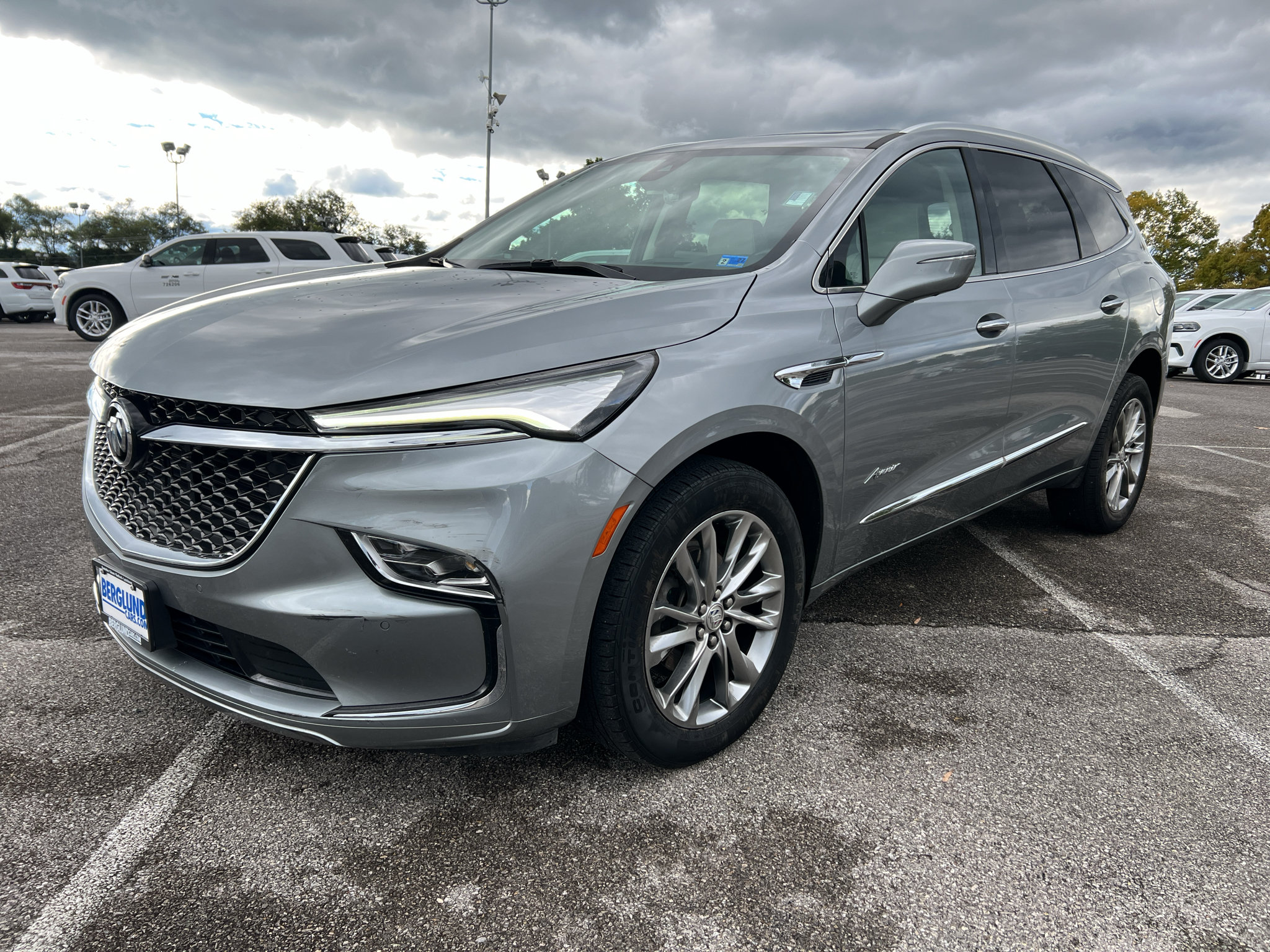 Used 2024 Buick Enclave Avenir w/ Avenir Technology Package AWD/4WD image 7