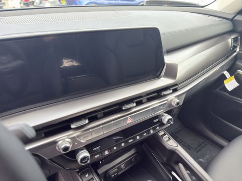 New 2025 Kia Telluride S image 12