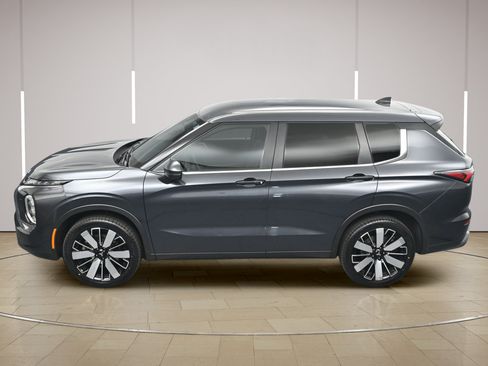 Used 2025 Mitsubishi Outlander SE AWD/4WD image 40