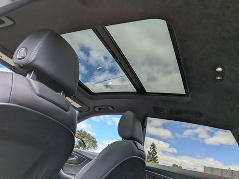 Used 2019 Audi Q8 Premium Plus w/ Premium Plus AWD/4WD image 20