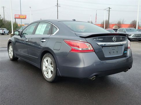 Used 2013 Nissan Altima 2.5 SL w/ Technology Pkg image 3
