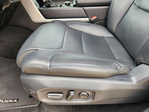 Used 2025 Toyota Sequoia Platinum image 24