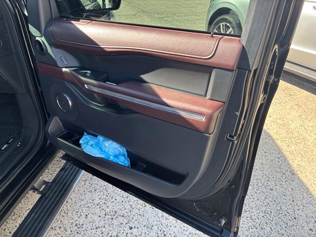Used 2023 Ford Expedition Limited RWD image 47