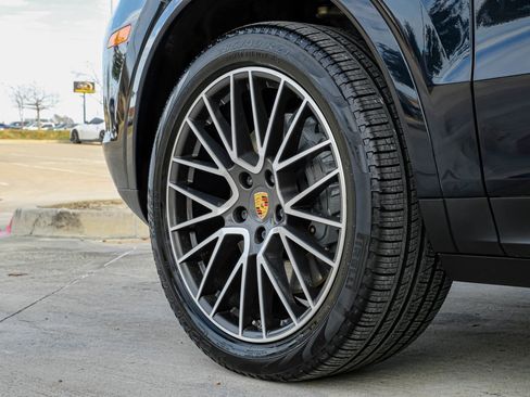 Used 2019 Porsche Cayenne S image 50