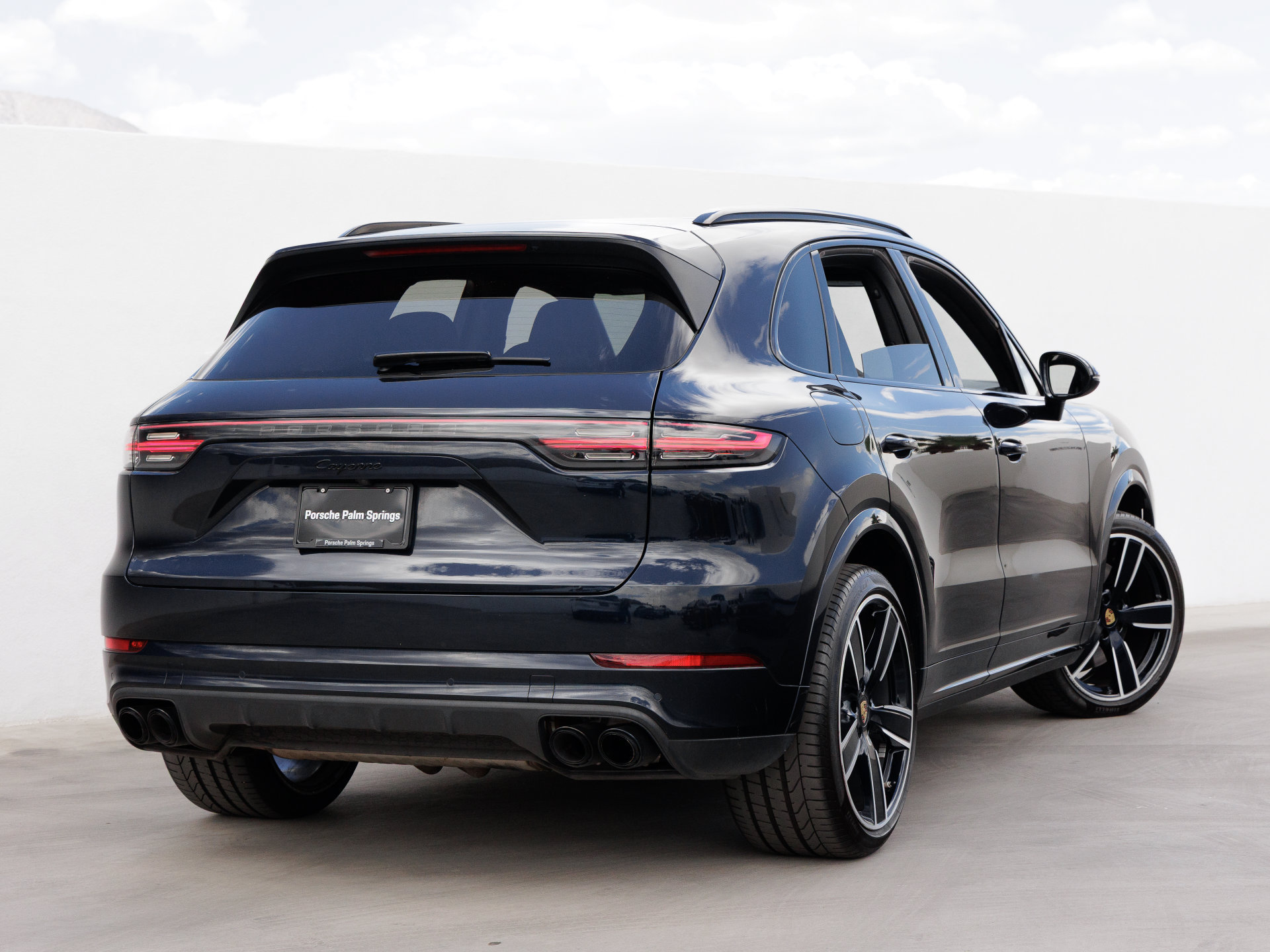 Certified 2023 Porsche Cayenne Platinum Edition AWD/4WD image 7