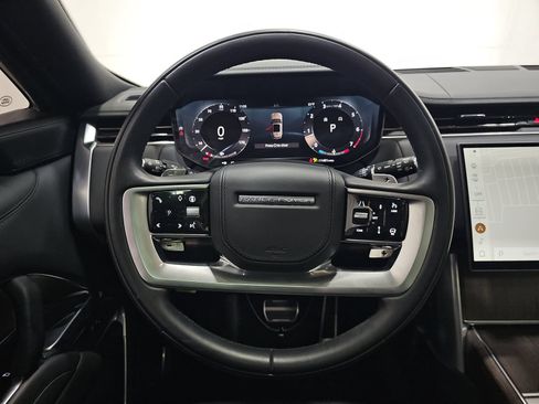 Used 2025 Land Rover Range Rover SE AWD/4WD image 13