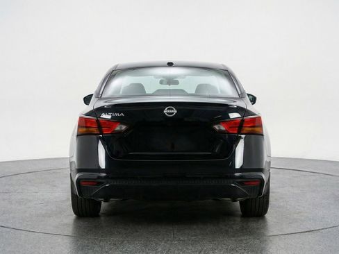 Used 2025 Nissan Altima 2.5 SV FWD image 7