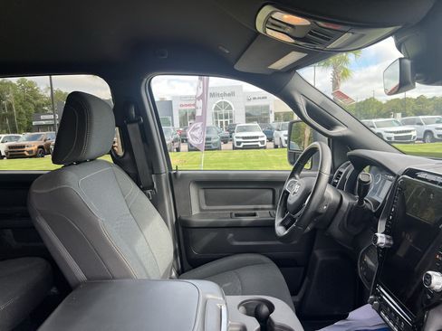 Certified 2025 RAM 2500 Tradesman AWD/4WD image 17
