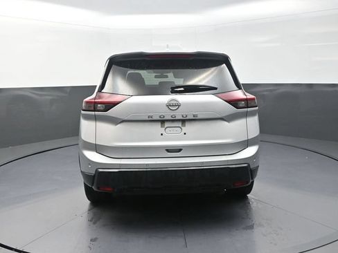 Used 2025 Nissan Rogue SV FWD image 7
