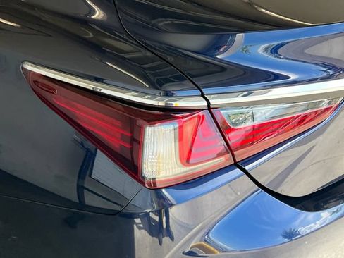 Used 2020 Lexus ES 350 w/ Accessory Package FWD image 20