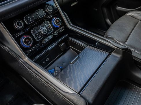 Used 2022 GMC Yukon XL Denali image 22