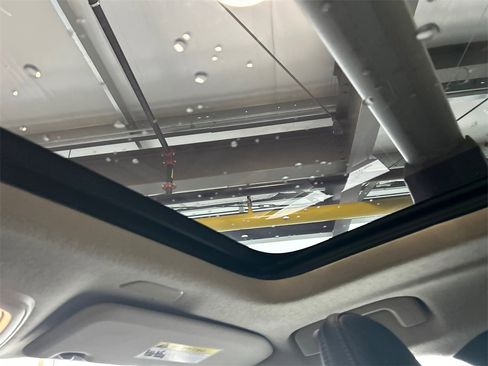 Certified 2023 Volvo XC40 B5 Plus w/ Driver Assist Package image 25