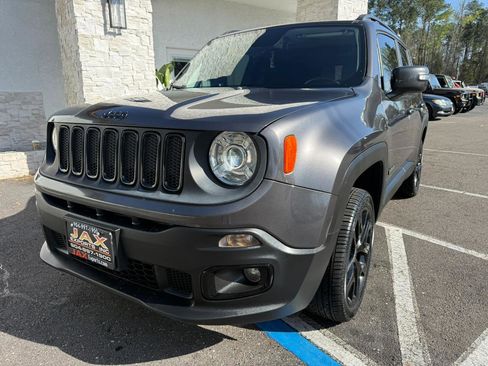 Used 2018 Jeep Renegade Altitude w/ UConnect 8.4 Nav Group image 8