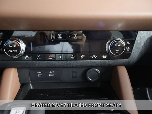 New 2025 Mitsubishi Outlander SEL image 9