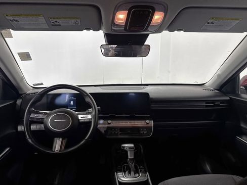 Used 2025 Hyundai Kona SEL FWD image 2